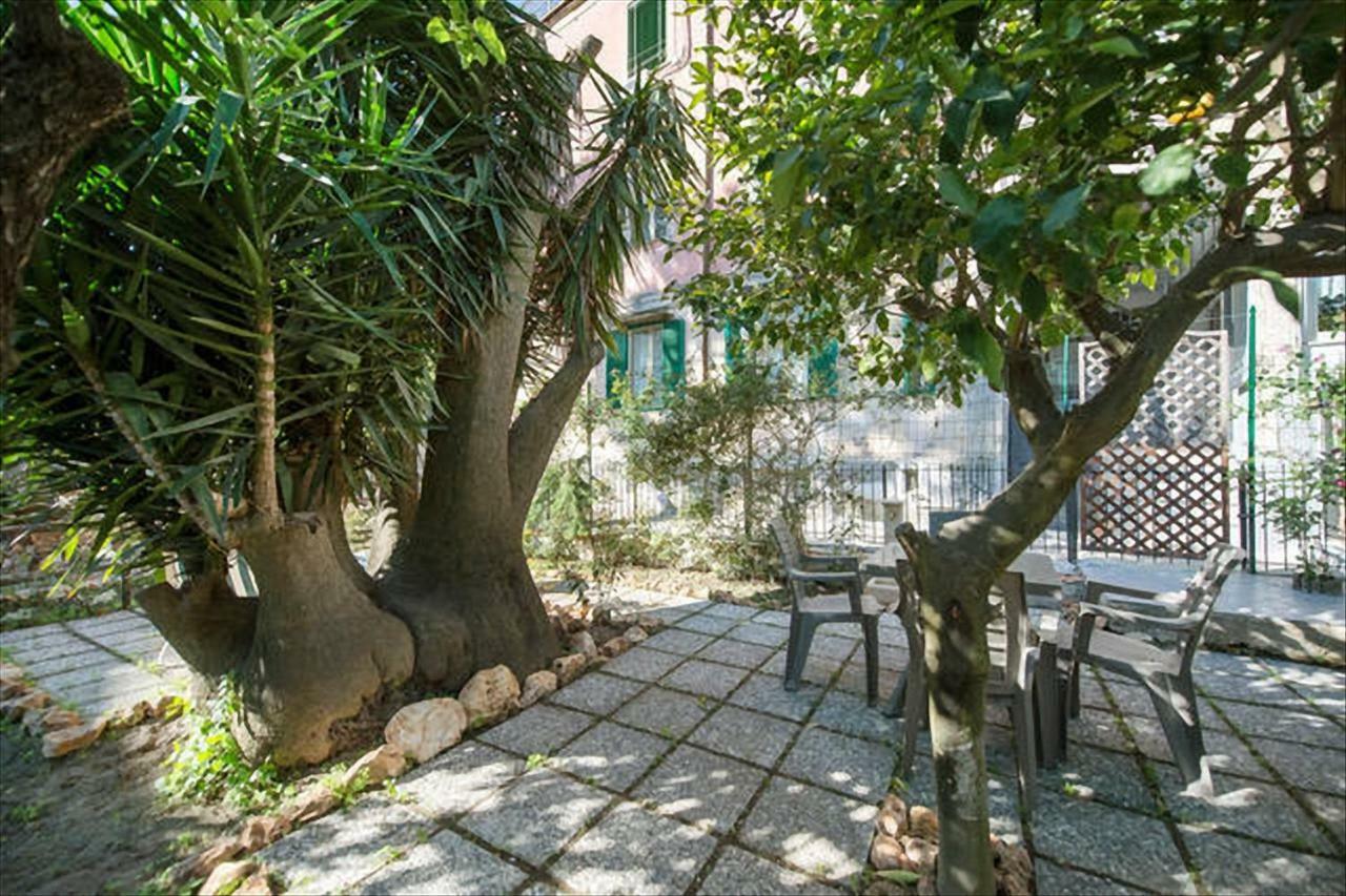 Garden House Apartments In Neapel Exterior foto